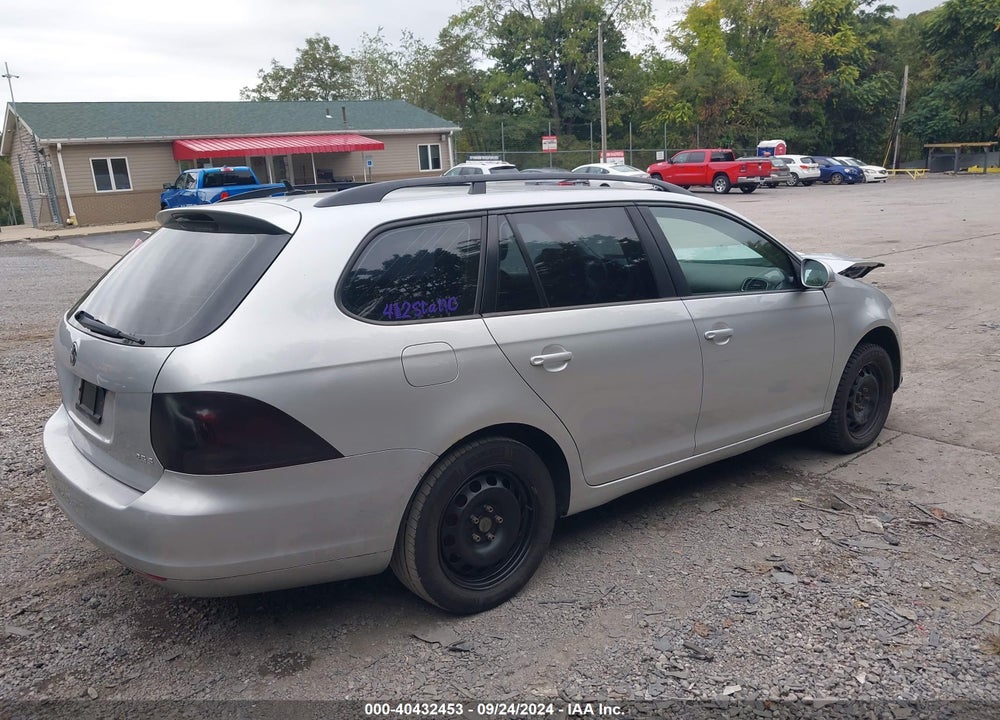 2012 VOLKSWAGEN JETTA SPORTWAGEN 2.5L S VIN: 3VWPP7AJXCM704277