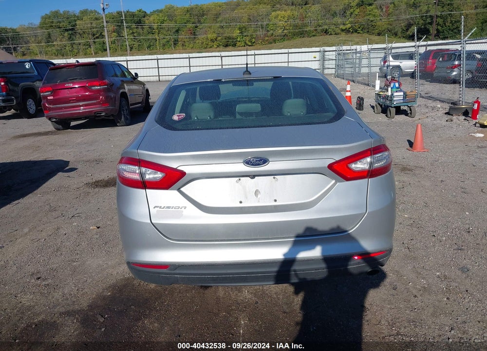 2015 FORD FUSION S VIN: 3FA6P0G7XFR124882