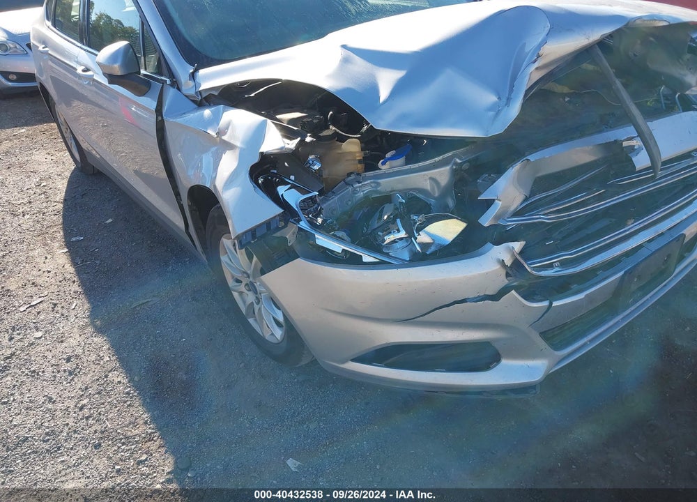 2015 FORD FUSION S VIN: 3FA6P0G7XFR124882