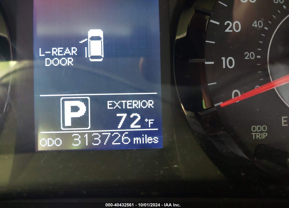 2015 TOYOTA SIENNA LE 8 PASSENGER VIN: 5TDKK3DC1FS670090