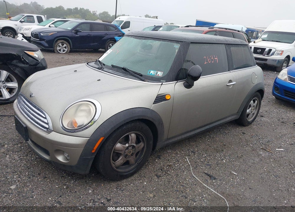 2008 MINI COOPER VIN: WMWMF33548TT62638