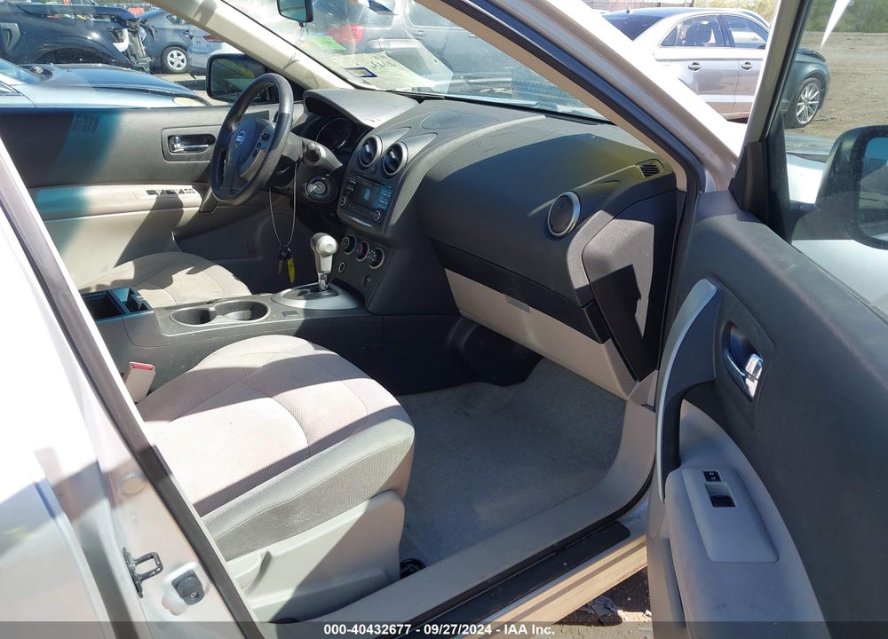 2015 NISSAN ROGUE SELECT S VIN: JN8AS5MT4FW163177