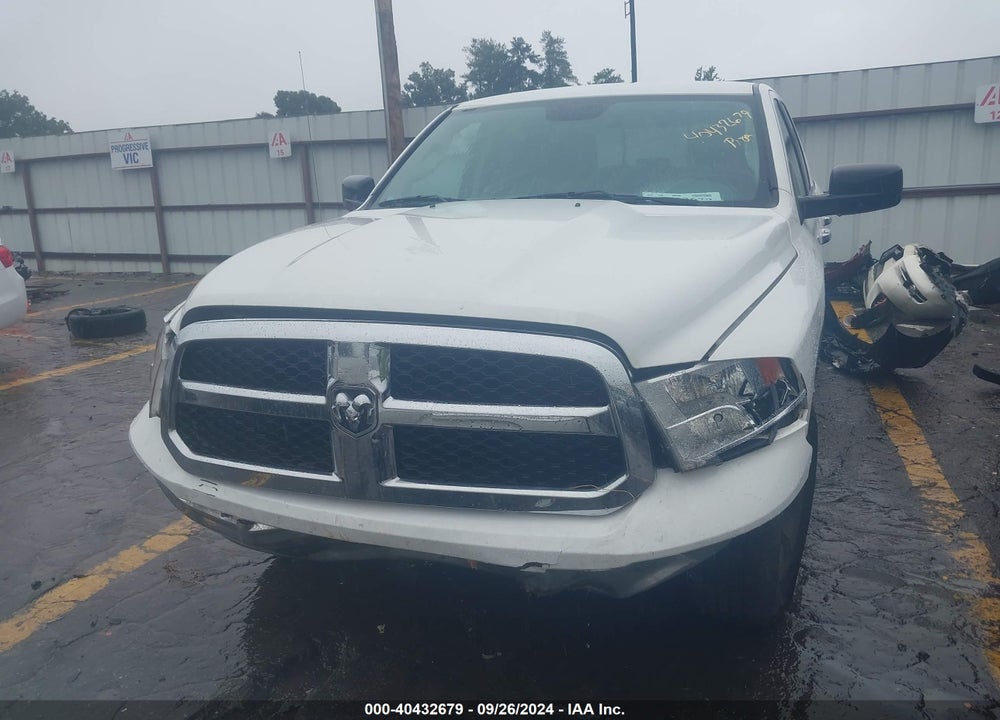2017 RAM 1500 SLT QUAD CAB 4X2 6'4 BOX VIN: 1C6RR6GG8HS682992