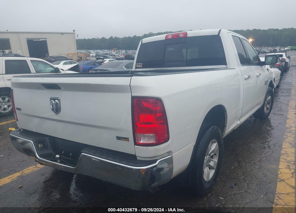 2017 RAM 1500 SLT QUAD CAB 4X2 6'4 BOX VIN: 1C6RR6GG8HS682992