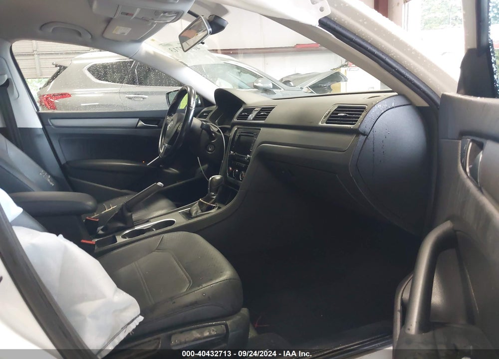 2015 VOLKSWAGEN PASSAT VIN: 1VWBT7A35FC056134
