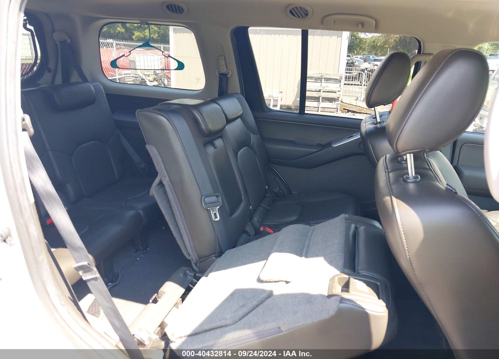 2011 NISSAN PATHFINDER SILVER VIN: 5N1AR1NN3BC634825