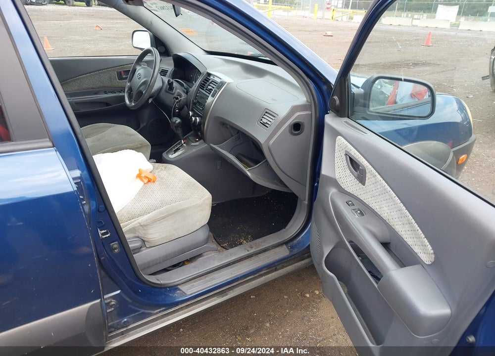 2005 HYUNDAI TUCSON GLS/LX VIN: KM8JN12D25U042693