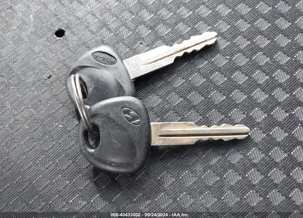 2010 HYUNDAI ACCENT SE VIN: KMHCN3AC4AU168304