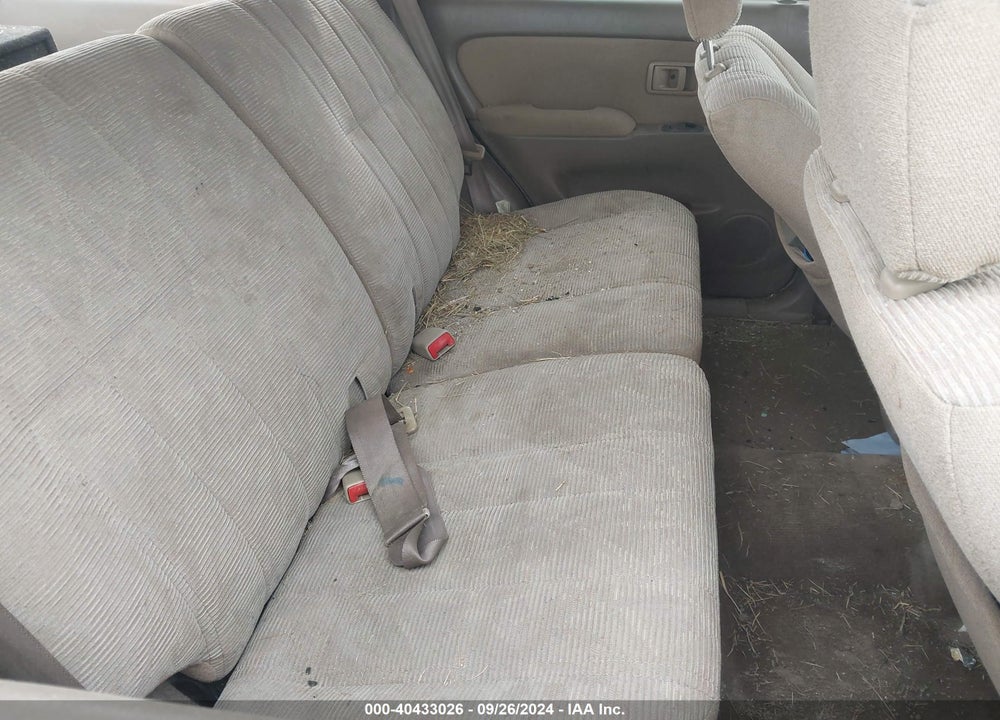 2000 TOYOTA 4RUNNER SR5 V6 VIN: JT3GN86R6Y0135648