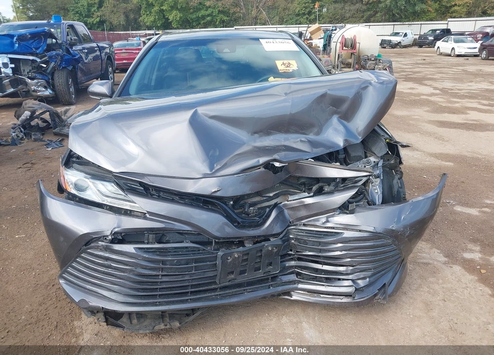 2018 TOYOTA CAMRY XLE VIN: 4T1B11HK2JU062782