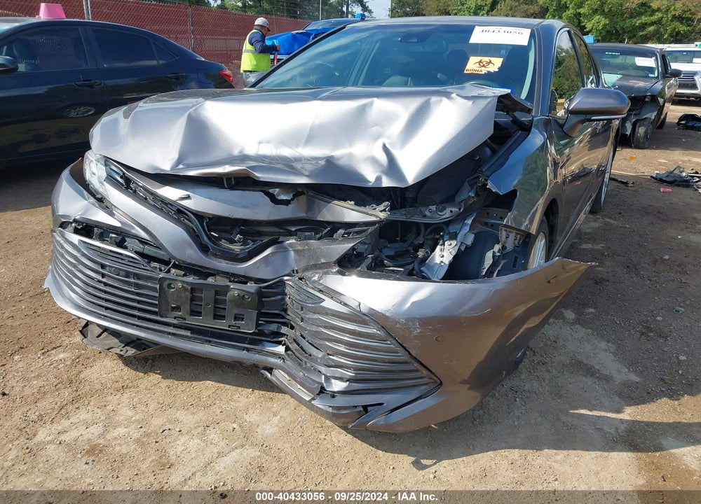 2018 TOYOTA CAMRY XLE VIN: 4T1B11HK2JU062782