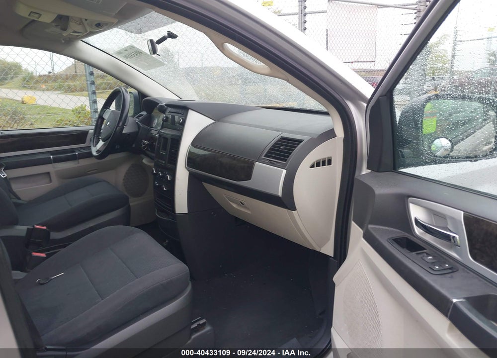 2010 DODGE GRAND CARAVAN SXT VIN: 2D4RN5D1XAR180509
