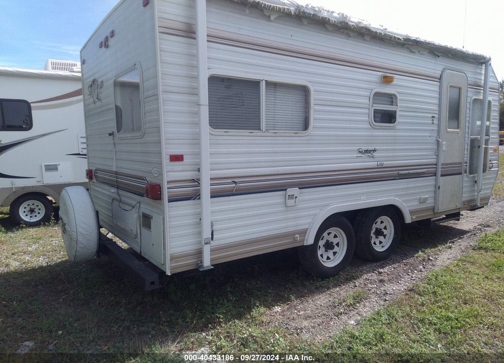 2004 SUNLINE T1950 VIN: 1LC2S2J274D205039