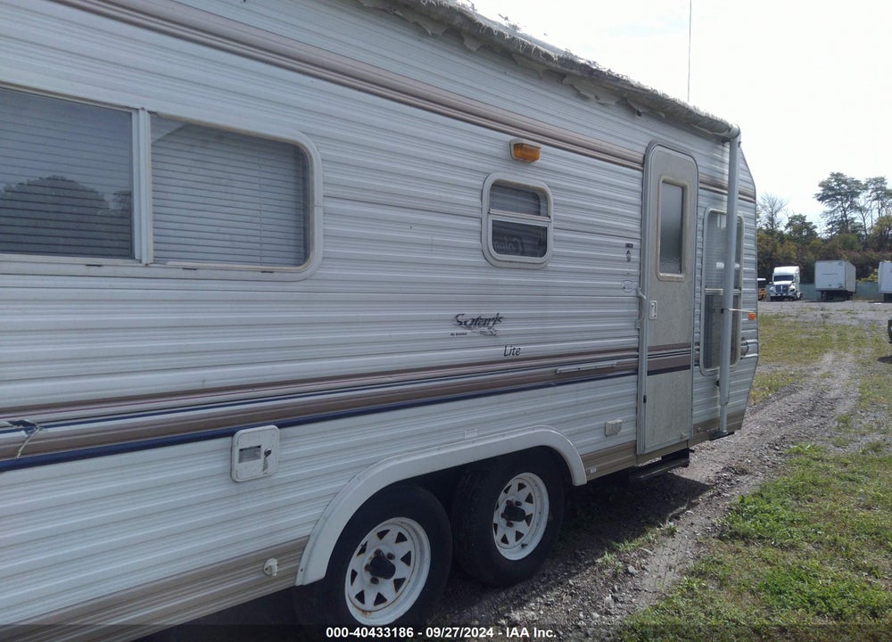 2004 SUNLINE T1950 VIN: 1LC2S2J274D205039