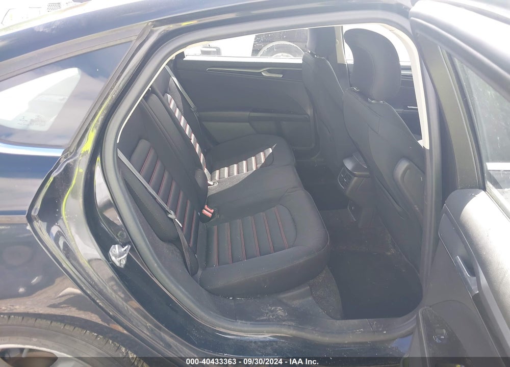 2015 FORD FUSION SE VIN: 3FA6P0HD4FR176934