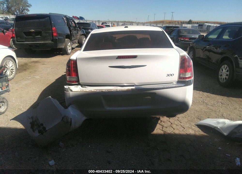 2014 CHRYSLER 300 VIN: 2C3CCAAG5EH184347
