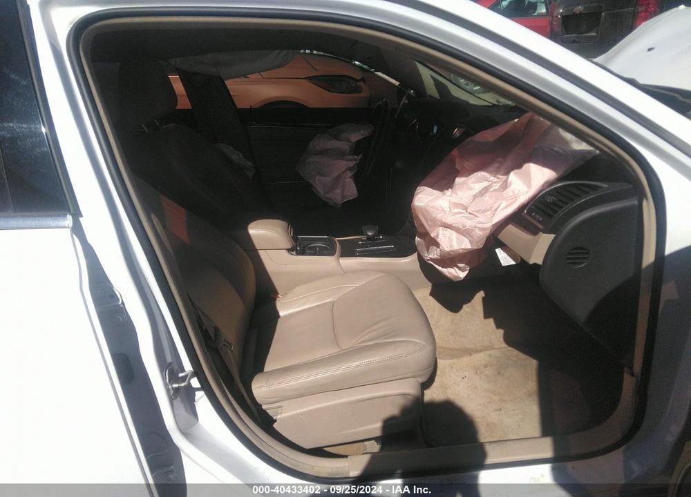 2014 CHRYSLER 300 VIN: 2C3CCAAG5EH184347