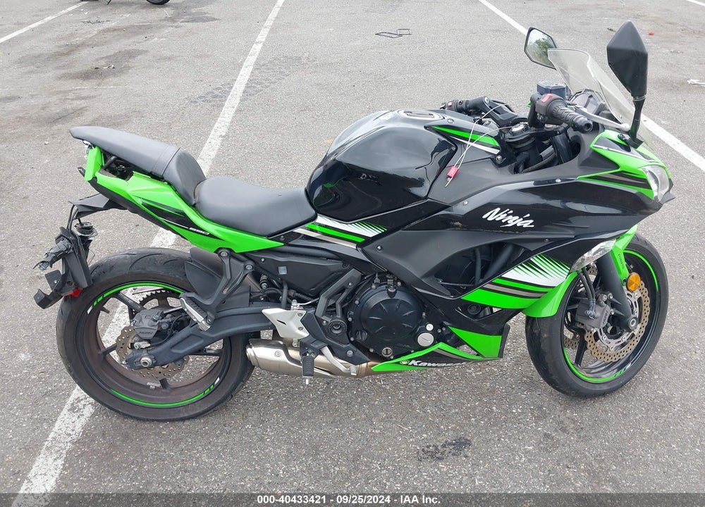2017 KAWASAKI EX650 F VIN: JKAEXEK12HDA01222