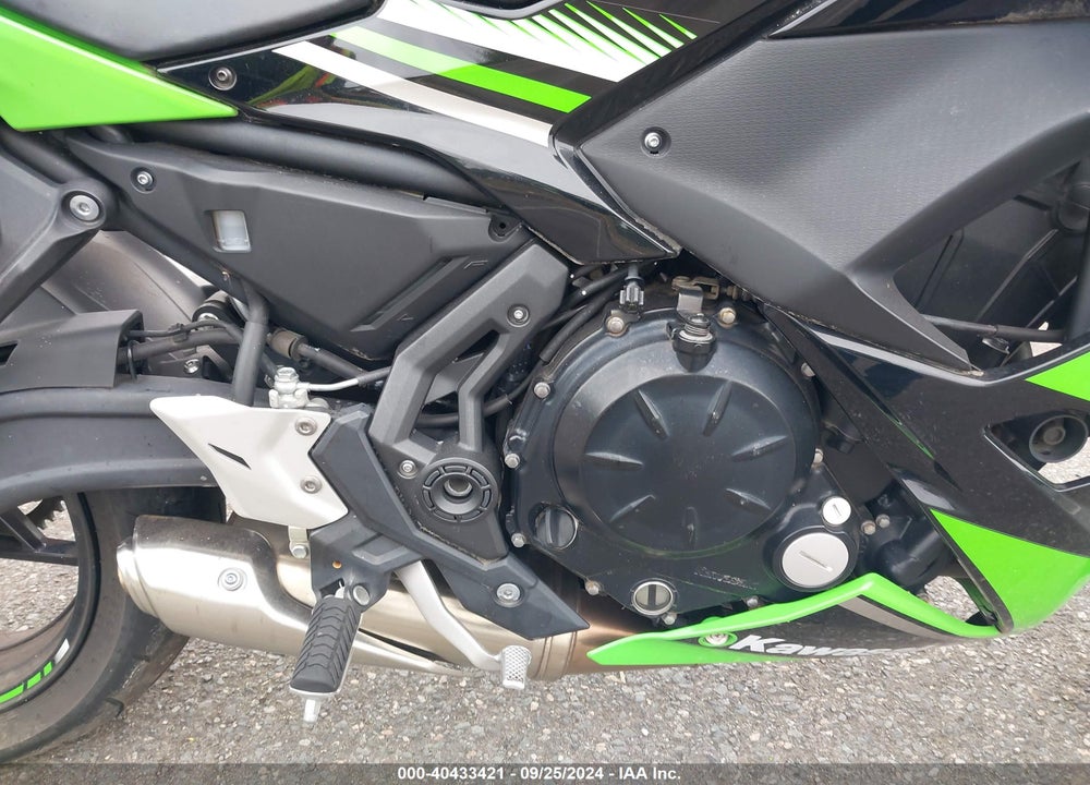 2017 KAWASAKI EX650 F VIN: JKAEXEK12HDA01222