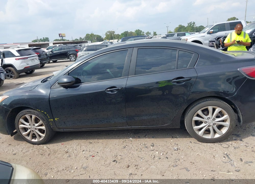 2011 MAZDA 3 S SPORT VIN: JM1BL1U55B1416571