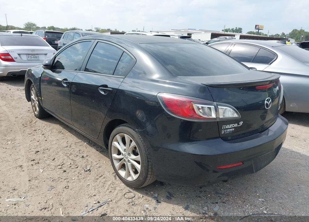 2011 MAZDA 3 S SPORT VIN: JM1BL1U55B1416571