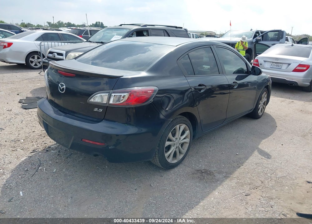 2011 MAZDA 3 S SPORT VIN: JM1BL1U55B1416571