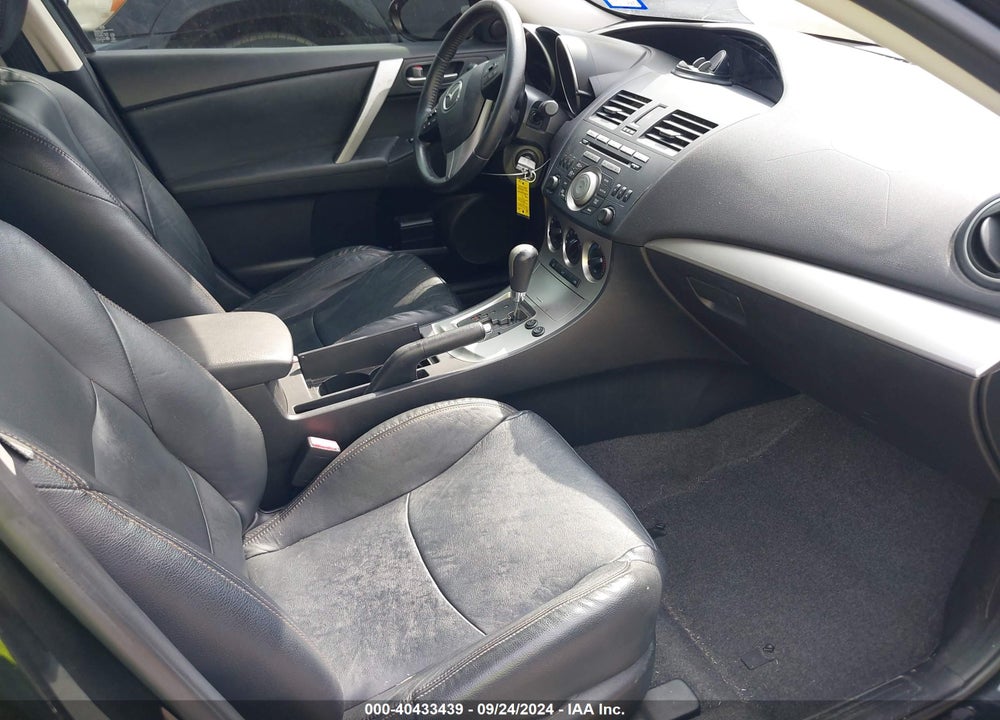 2011 MAZDA 3 S SPORT VIN: JM1BL1U55B1416571
