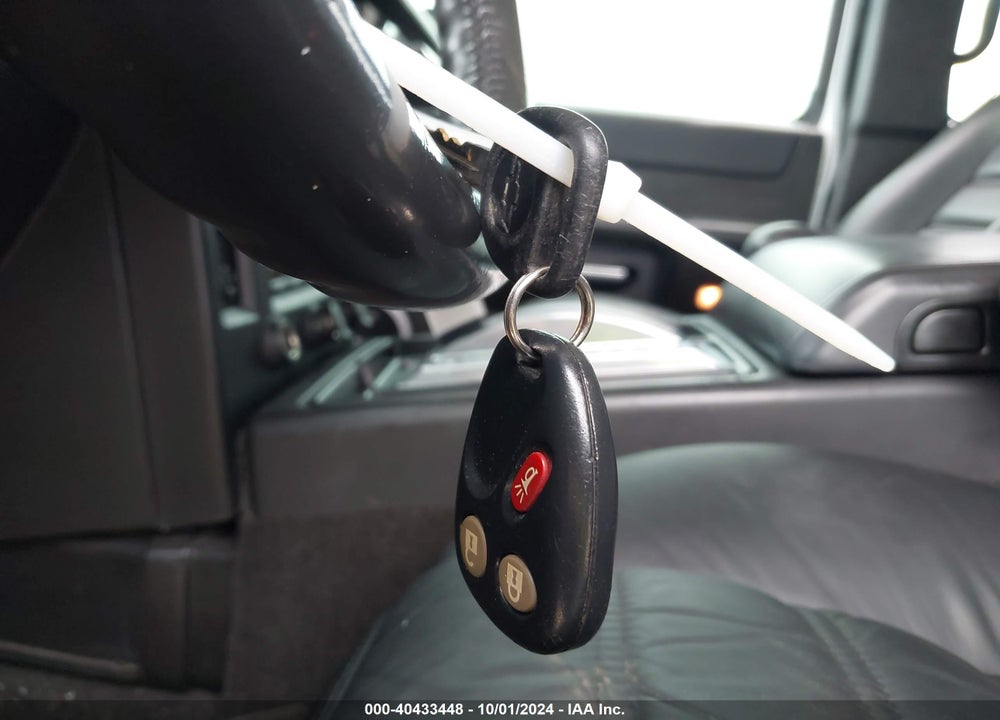 2005 HUMMER H2 SUV VIN: 5GRGN23U85H109596