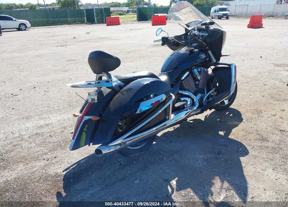 2011 VICTORY MOTORCYCLES CROSS COUNTRY STANDARD VIN: 5VPDB36N4B3006158
