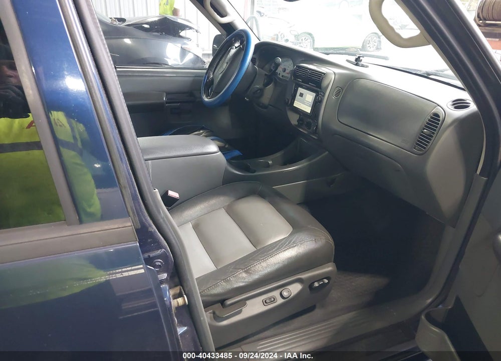 2005 FORD EXPLORER SPORT TRAC ADRENALIN/XLS/XLT VIN: 1FMDU67K45UA88045