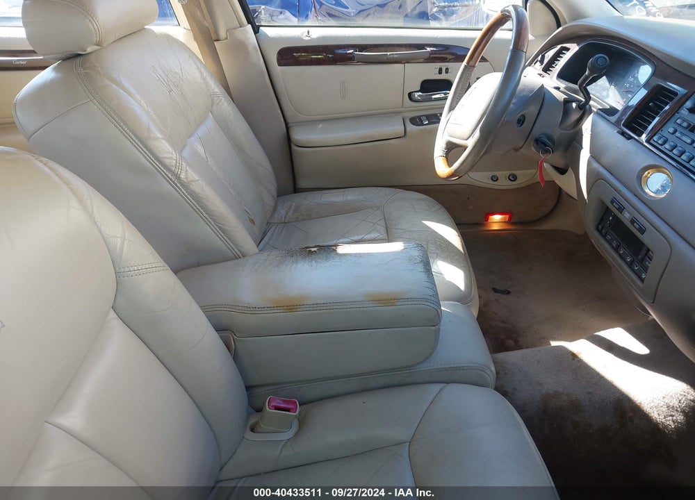 2000 LINCOLN TOWN CAR CARTIER VIN: 1LNHM83W1YY876879