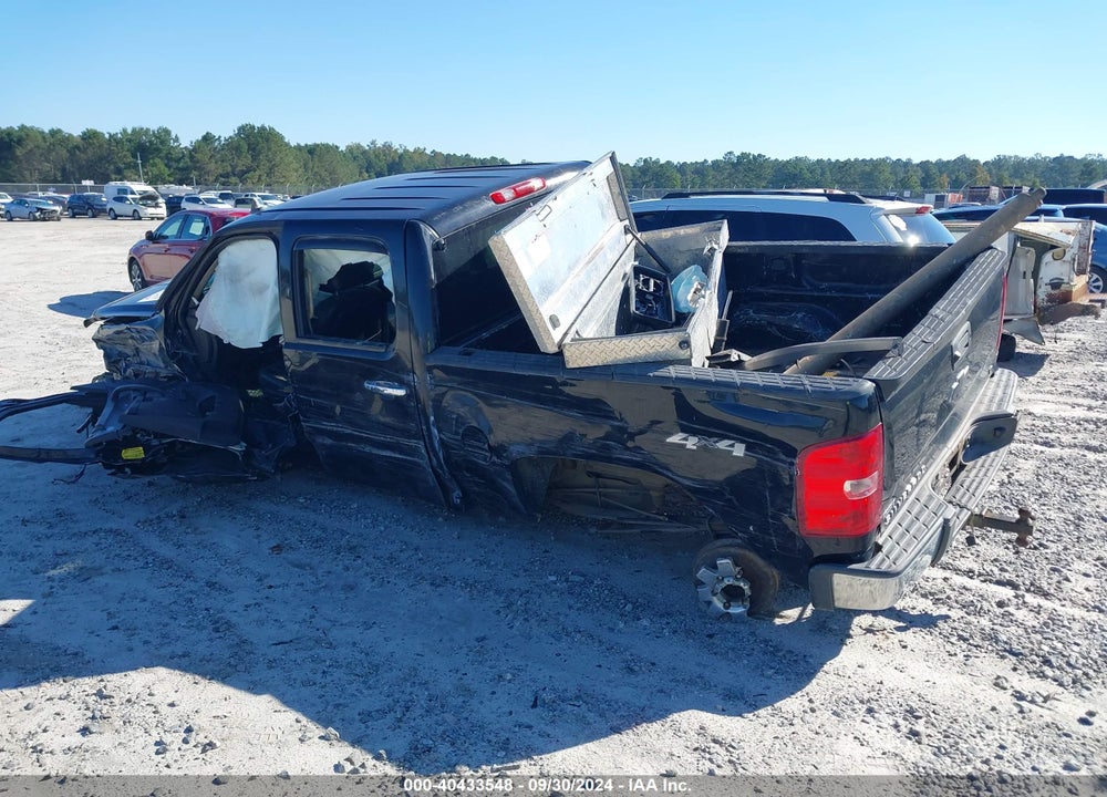 2013 CHEVROLET SILVERADO 1500 LT VIN: 3GCPKSE73DG256323
