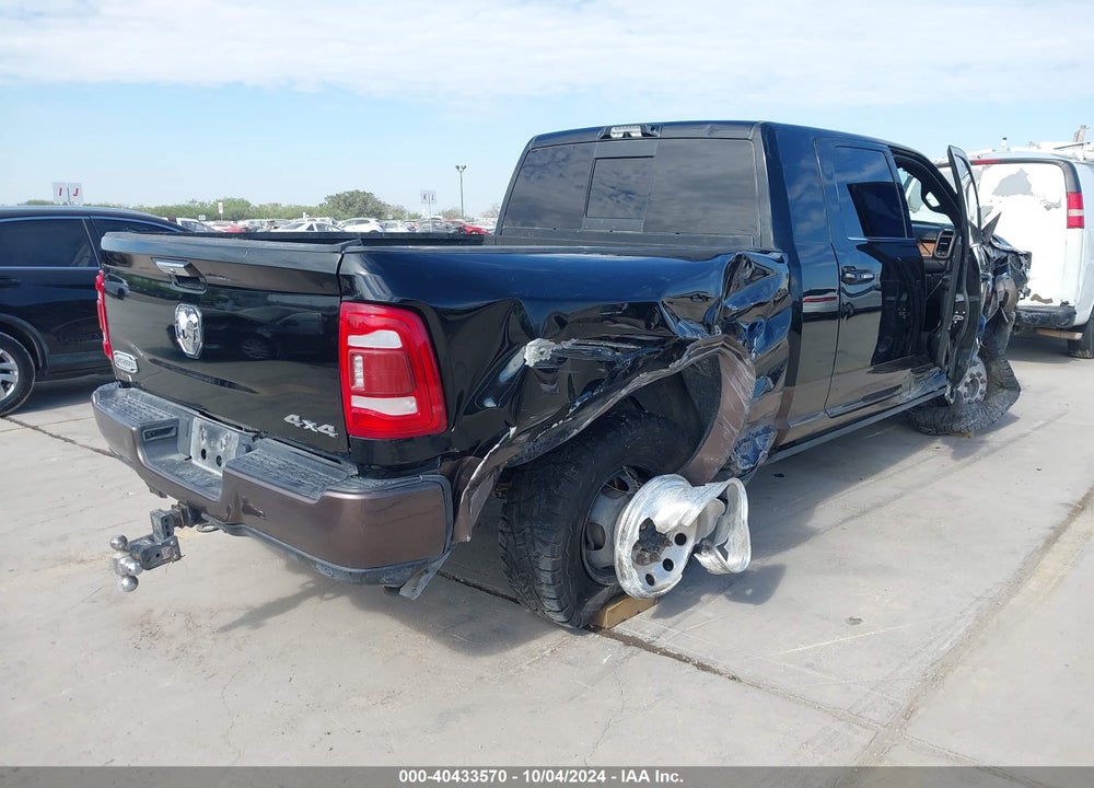 2022 RAM 3500 LIMITED LONGHORN MEGA CAB 4X4 6'4 BOX VIN: 3C63RRNL7NG135917
