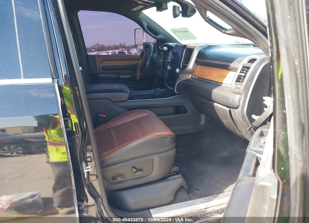 2022 RAM 3500 LIMITED LONGHORN MEGA CAB 4X4 6'4 BOX VIN: 3C63RRNL7NG135917
