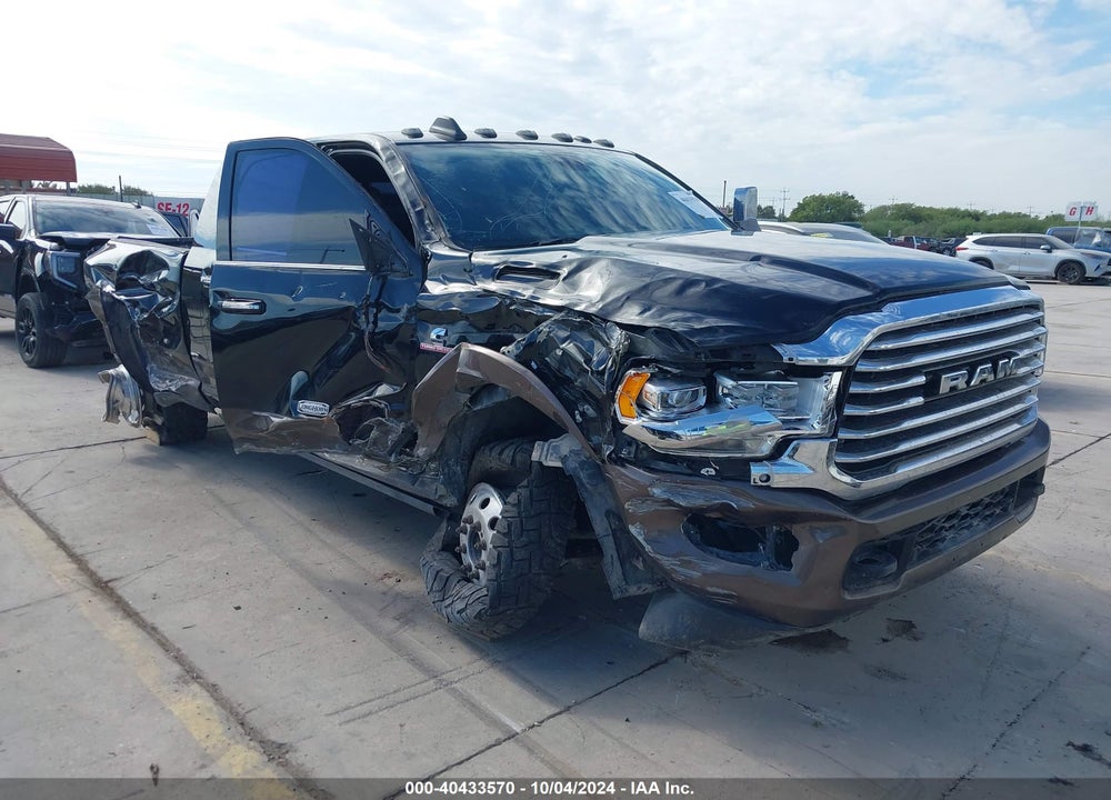 2022 RAM 3500 LIMITED LONGHORN MEGA CAB 4X4 6'4 BOX VIN: 3C63RRNL7NG135917