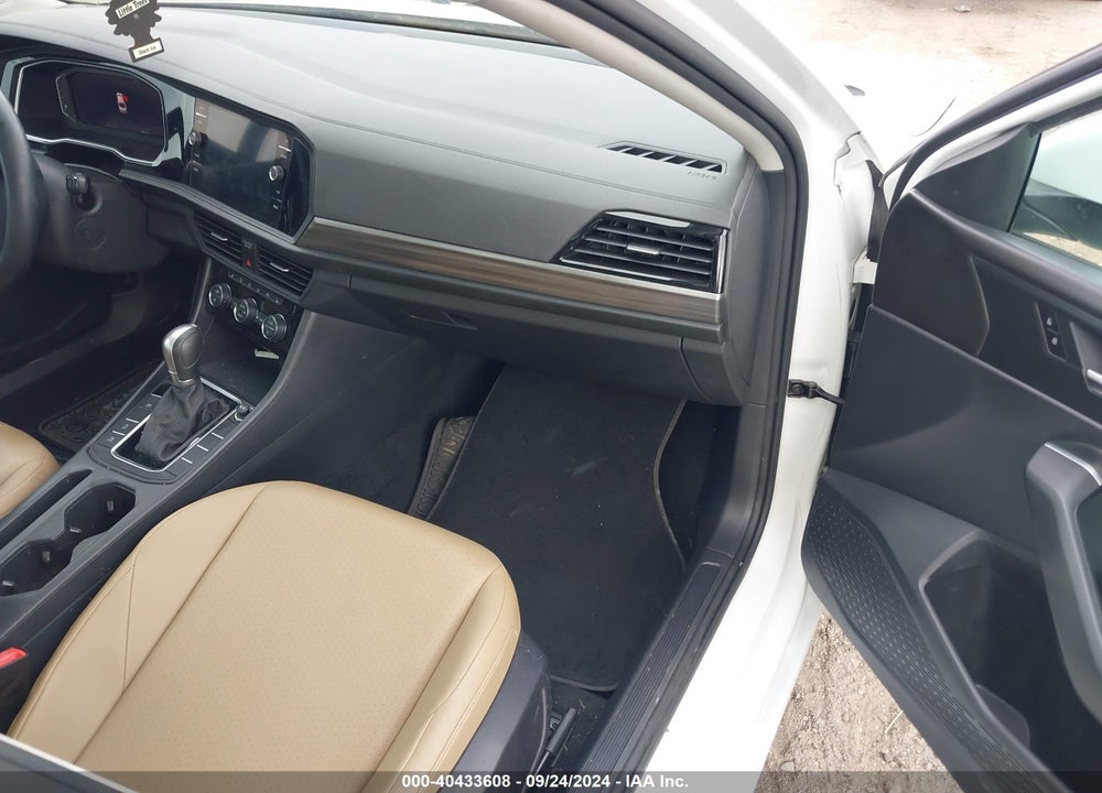 2019 VOLKSWAGEN JETTA 1.4T SEL VIN: 3VWE57BU2KM049231