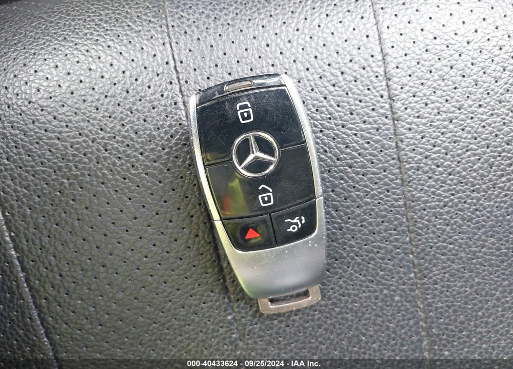 2018 MERCEDES-BENZ E 300 4MATIC VIN: WDDZF4KB5JA342962