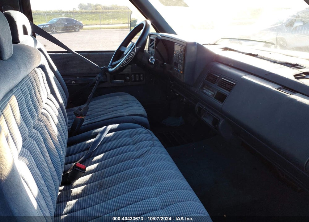 1993 CHEVROLET GMT-400 C2500 VIN: 2GCFC29K5P1108842