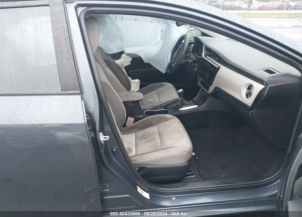 2017 TOYOTA COROLLA LE VIN: 2T1BURHE7HC959088