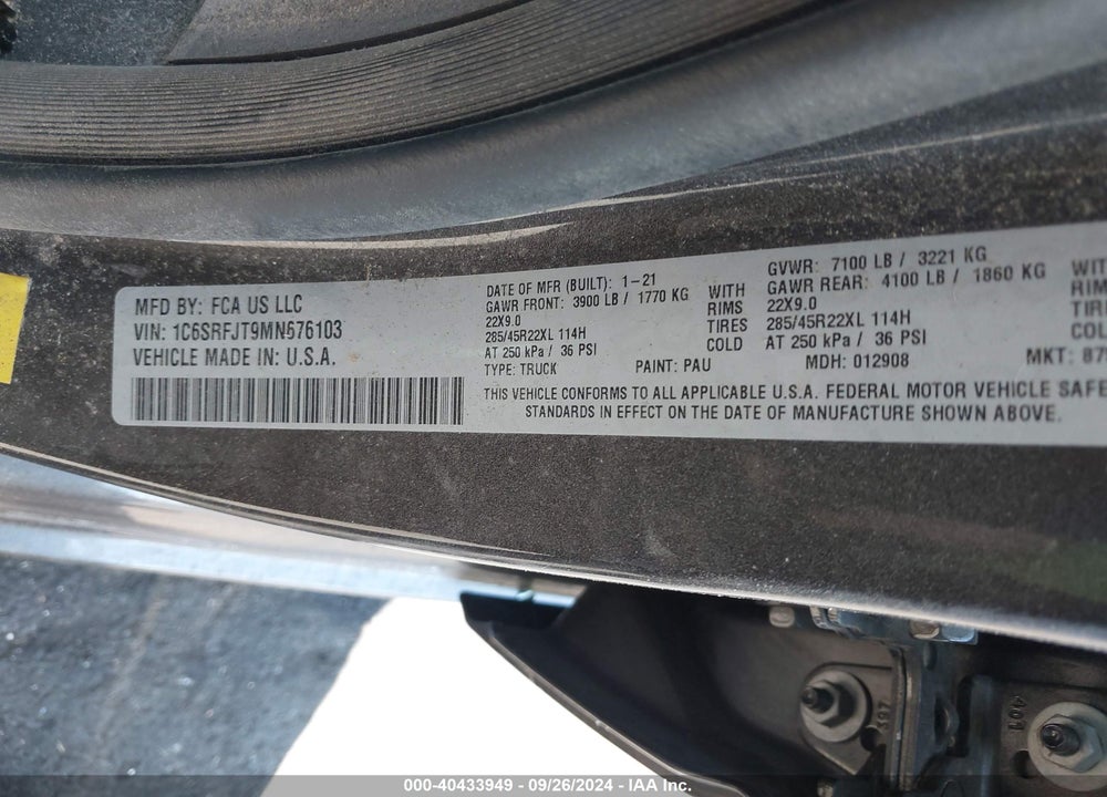2021 RAM 1500 LAIE  4X4 5'7 BOX VIN: 1C6SRFJT9MN676103