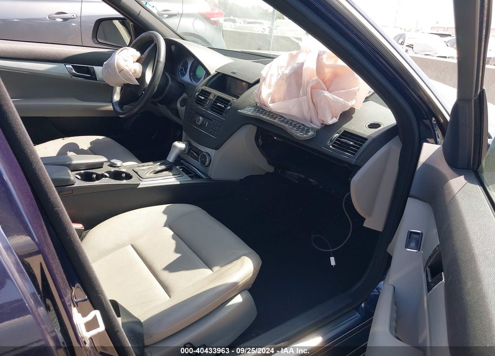 2008 MERCEDES-BENZ C 300 VIN: WDDGF54X18R023284
