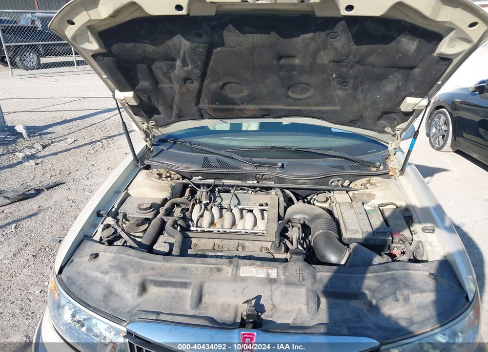 2000 LINCOLN CONTINENTAL VIN: 1LNHM97V2YY803057