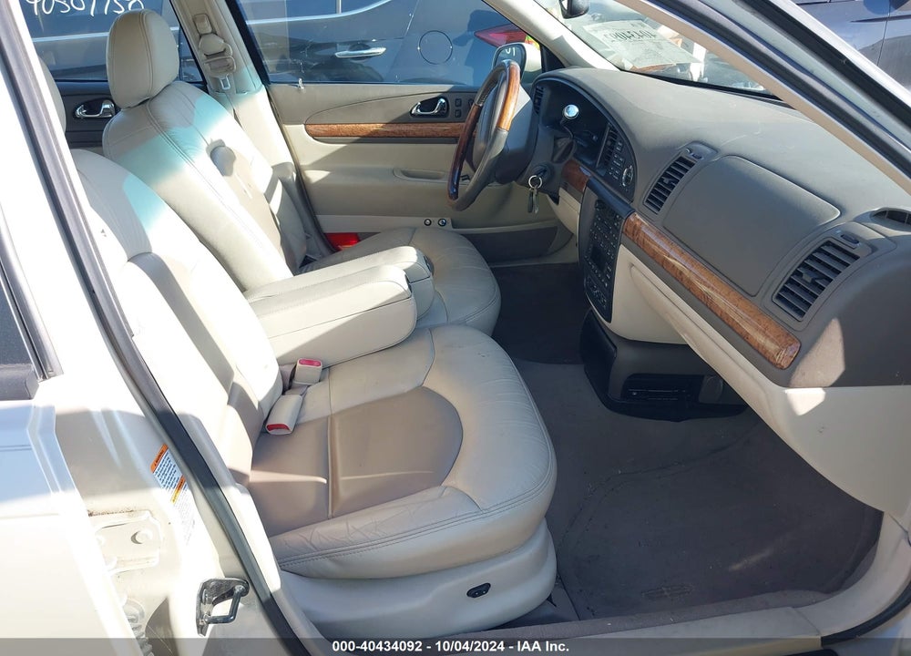 2000 LINCOLN CONTINENTAL VIN: 1LNHM97V2YY803057