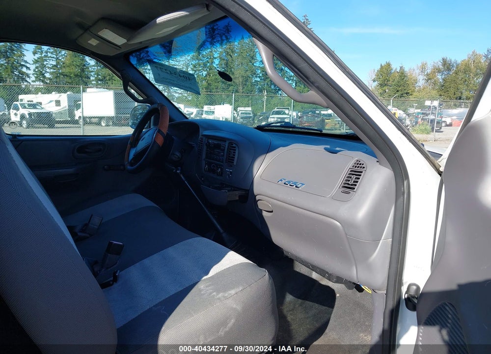 2002 FORD F-150 XL/XLT VIN: 1FTRF18212NA55239