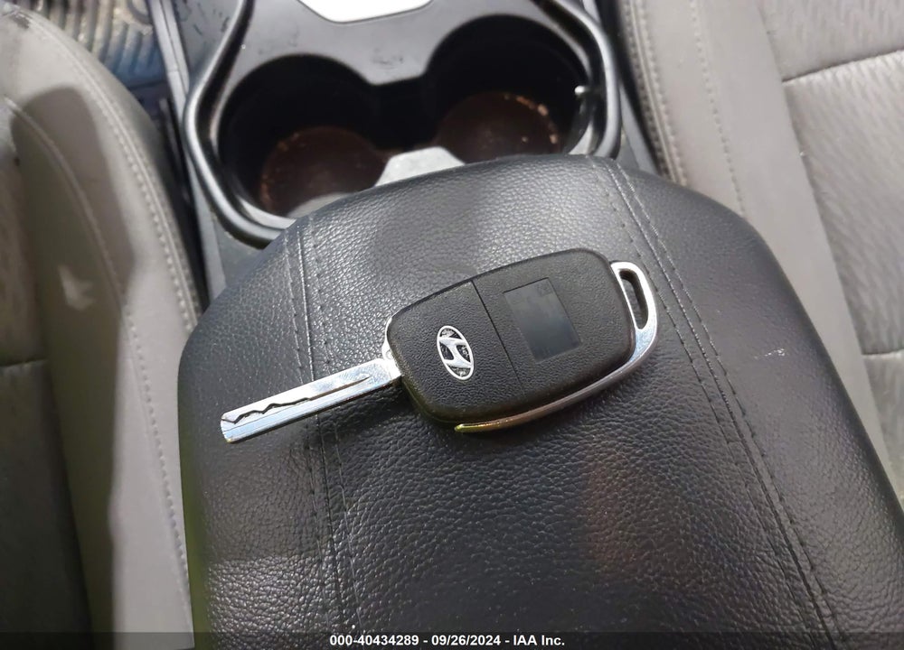 2017 HYUNDAI SANTA FE SPORT 2.4L VIN: 5XYZT3LB4HG405085