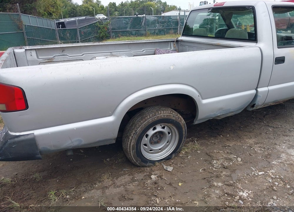 1997 CHEVROLET S-10 FLEETSIDE VIN: 1GCCS14X0V8184689