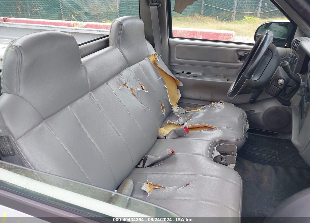 1997 CHEVROLET S-10 FLEETSIDE VIN: 1GCCS14X0V8184689