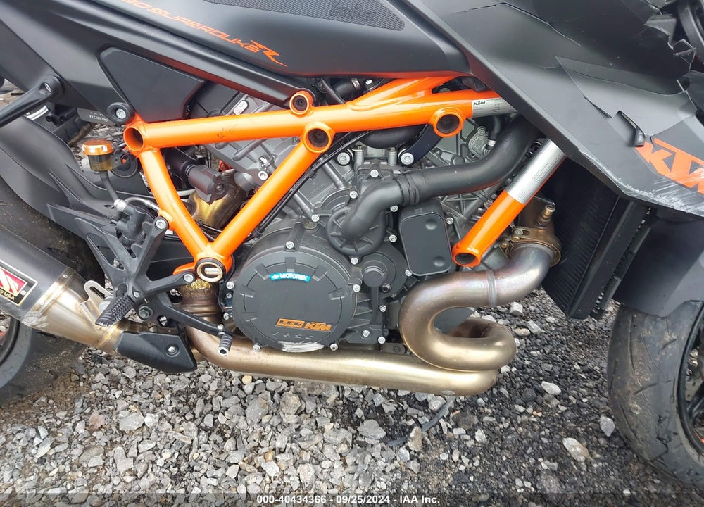 2020 KTM 1290 SUPER DUKE R VIN: VBKV39400LM925076