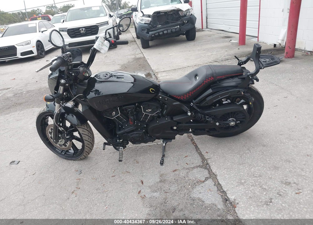 2024 INDIAN MOTORCYCLE CO. SCOUT ROGUE SIXTY ABS VIN: 56KMTC118R3200163