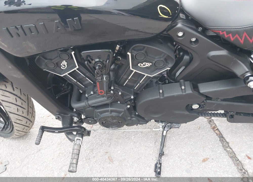 2024 INDIAN MOTORCYCLE CO. SCOUT ROGUE SIXTY ABS VIN: 56KMTC118R3200163